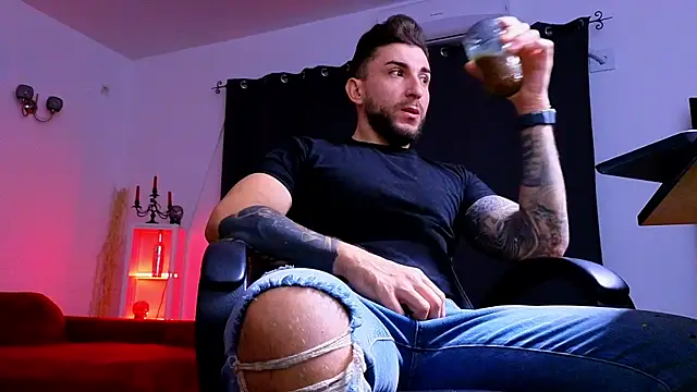 MightyAaron66 online show from October 2025 03:07:02 AM