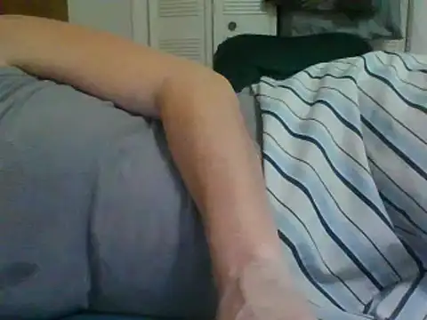 Emilylyn2501 online show from December 2024 10:43:02 PM