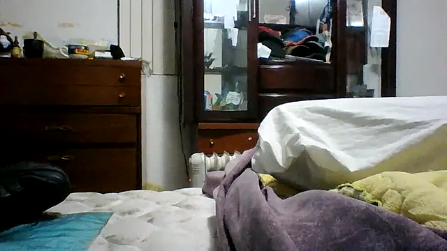 Emilylyn2501 online show from December 2024 08:43:01 PM