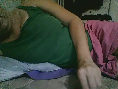 Emilylyn2501 online show from October 2025 11:46:02 PM