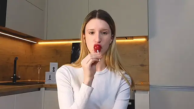 Fellissa online show from December 2024 07:10:01 PM