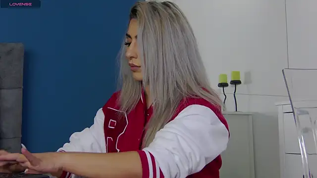 CelineMeyerr online show from October 2025 05:17:02 AM