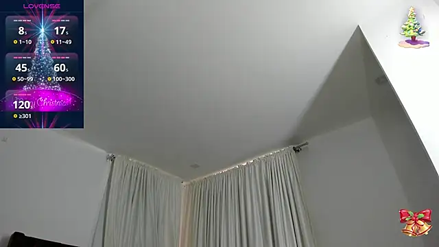 LuisaElizaa online show from December 2024 07:32:02 PM