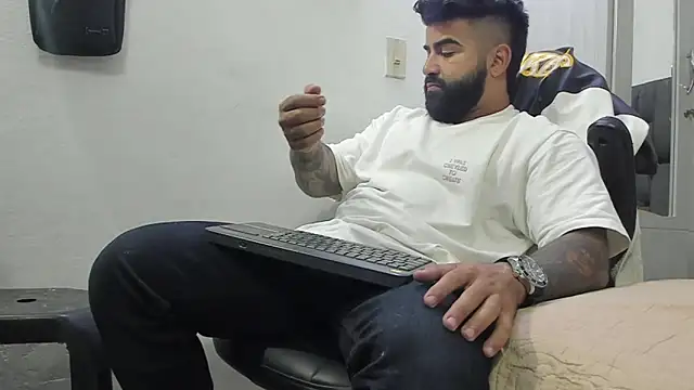 Lyon vach online show from February 2025 04:36:01 PM