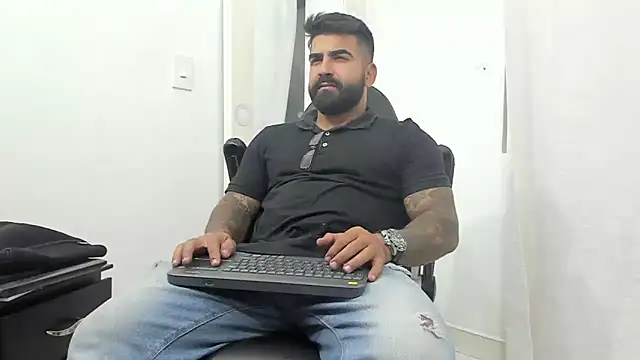 Lyon vach online show from March 2025 02:10:02 AM