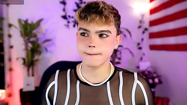 Snapshot of PRINCE_STEV chatting on October 2025 09:34:02 PM PRINCE STEV online show from October 2025 09:34:02 PM