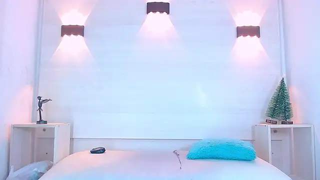 Snapshot of Molly_Spears chatting on January 2025 04:12:01 AM Molly Spears online show from January 2025 04:12:01 AM