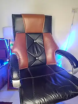 Snapshot of Black-Pearll chatting on February 2025 02:43:01 PM Black-Pearll online show from February 2025 02:43:01 PM