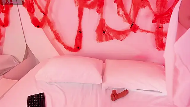 Snapshot of NanaOsaky chatting on October 2025 11:55:02 AM NanaOsaky online show from October 2025 11:55:02 AM