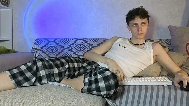 Snapshot of aqualidolly chatting on December 2024 04:11:01 AM aqualidolly online show from December 2024 04:11:01 AM