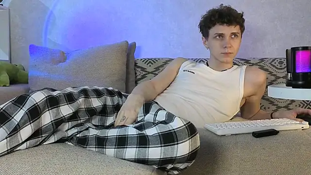 Snapshot of aqualidolly chatting on December 2024 03:37:02 PM aqualidolly online show from December 2024 03:37:02 PM