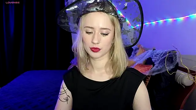 SashaBrooks online show from October 2025 06:09:01 PM