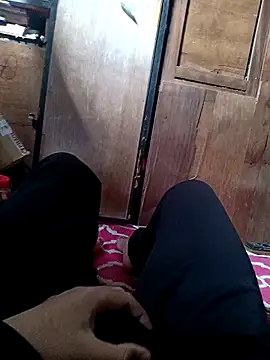 Snapshot of Bass12342a chatting on December 2025 07:03:01 AM Bass12342a online show from December 2025 07:03:01 AM