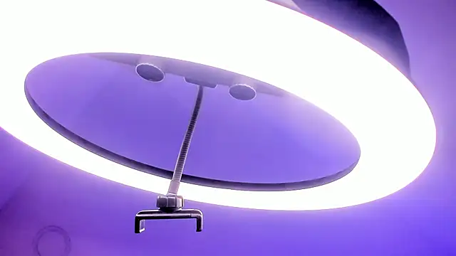 Snapshot of melody_cute_ chatting on March 2025 09:23:02 AM melody cute online show from March 2025 09:23:02 AM