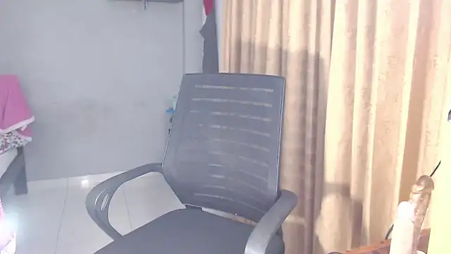 Snapshot of SusanLeroy chatting on October 2025 09:54:01 AM SusanLeroy online show from October 2025 09:54:01 AM