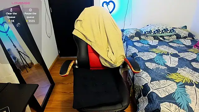 peanut tangerine online show from February 2025 04:03:01 PM