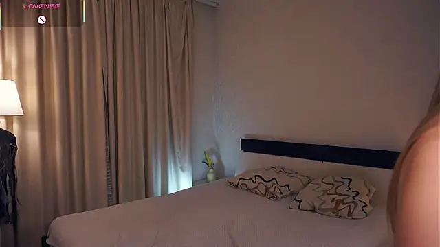 Snapshot of CathrynGeer chatting on November 2025 06:30:01 PM CathrynGeer online show from November 2025 06:30:01 PM