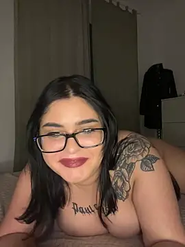 Snapshot of alexaandreea99 chatting on December 2024 10:01:02 PM alexaandreea99 online show from December 2024 10:01:02 PM