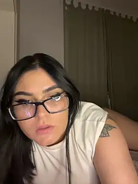 Snapshot of alexaandreea99 chatting on December 2024 10:03:02 PM alexaandreea99 online show from December 2024 10:03:02 PM