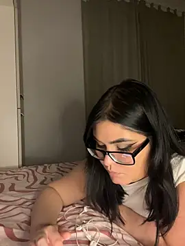 Snapshot of alexaandreea99 chatting on December 2024 01:07:01 AM alexaandreea99 online show from December 2024 01:07:01 AM