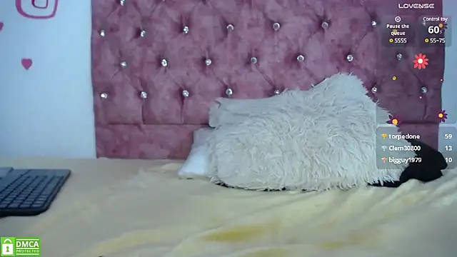 Snapshot of Candy_sr chatting on February 2025 06:10:01 PM Candy sr online show from February 2025 06:10:01 PM