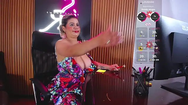 Snapshot of Candy_sr chatting on February 2025 03:38:01 PM Candy sr online show from February 2025 03:38:01 PM