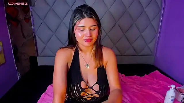 venusowen  online show from February 2025 04:42:02 PM