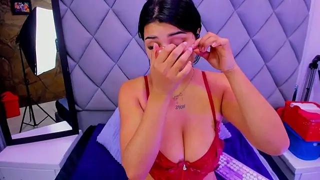 venusowen  online show from October 2025 01:24:02 PM