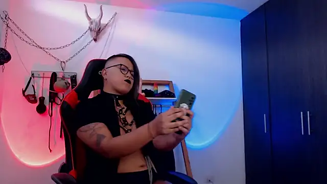 Snapshot of LilithSharon chatting on October 2025 05:13:02 PM LilithSharon online show from October 2025 05:13:02 PM