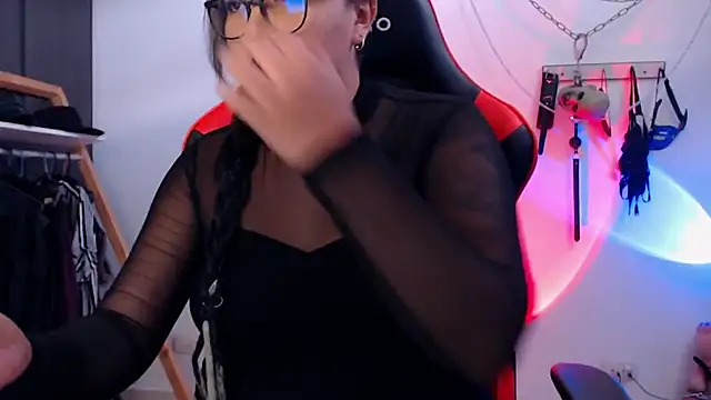 Snapshot of LilithSharon chatting on October 2025 05:03:01 PM LilithSharon online show from October 2025 05:03:01 PM