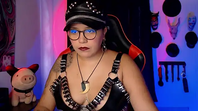 Snapshot of LilithSharon chatting on October 2025 08:33:01 PM LilithSharon online show from October 2025 08:33:01 PM