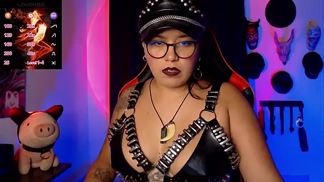 Snapshot of LilithSharon chatting on October 2025 05:13:02 PM LilithSharon online show from October 2025 05:13:02 PM