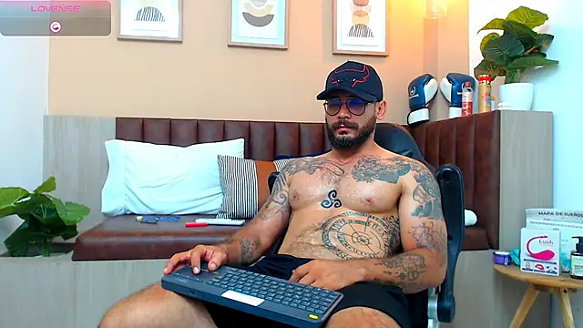 Snapshot of hanz_col chatting on March 2025 02:31:02 AM hanz col online show from March 2025 02:31:02 AM