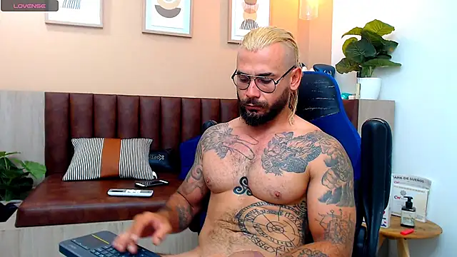 Snapshot of hanz_col chatting on March 2025 12:28:01 PM hanz col online show from March 2025 12:28:01 PM