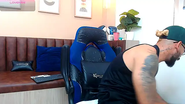 Snapshot of hanz_col chatting on March 2025 06:51:01 PM hanz col online show from March 2025 06:51:01 PM