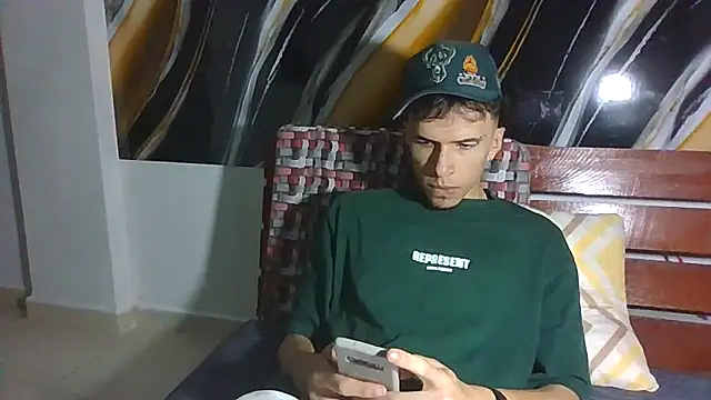 Keeny16 online show from October 2025 03:34:04 PM