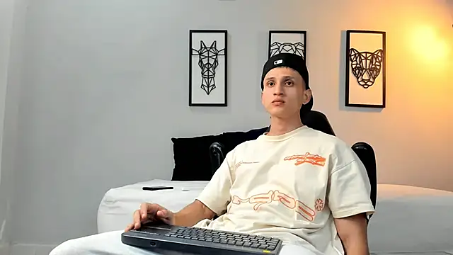connor twink online show from January 2025 12:54:01 AM