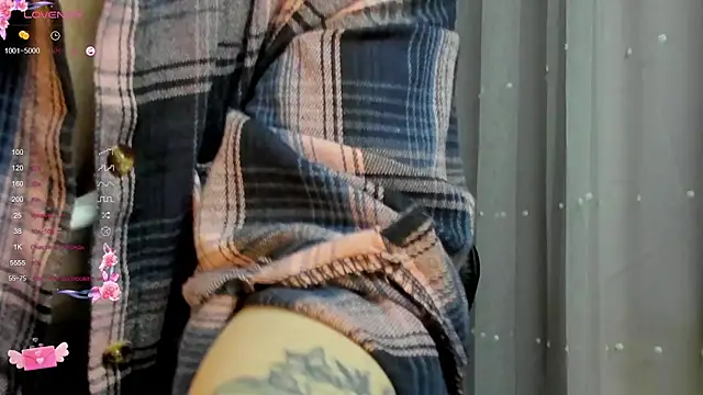 Snapshot of Victoria_Di chatting on October 2025 11:17:01 AM Victoria Di online show from October 2025 11:17:01 AM