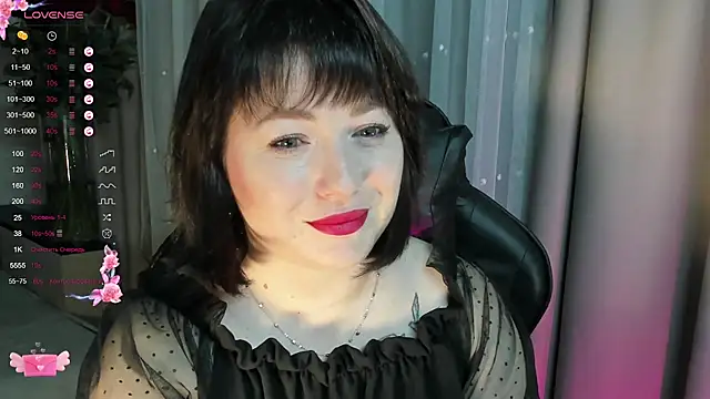 Snapshot of Victoria_Di chatting on November 2025 11:43:01 AM Victoria Di online show from November 2025 11:43:01 AM