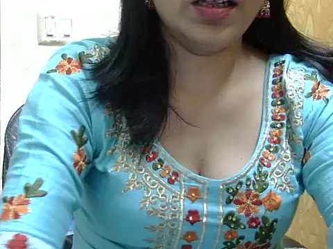 l l ish online show from November 2025 06:25:01 AM