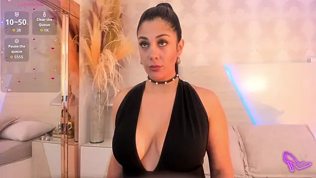 IvannaAnggel online show from October 2025 02:07:02 PM