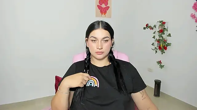 Snapshot of Emic_ chatting on September 2025 02:22:02 PM Emic online show from September 2025 02:22:02 PM