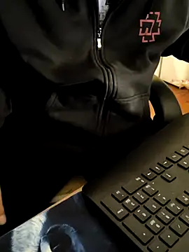 Snapshot of OdinWolf1990 chatting on October 2025 03:58:02 AM OdinWolf1990 online show from October 2025 03:58:02 AM