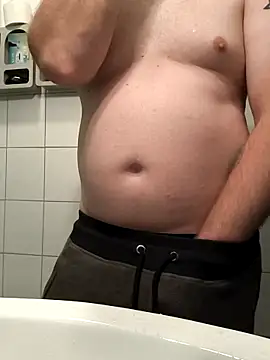 Snapshot of OdinWolf1990 chatting on October 2025 05:32:02 AM OdinWolf1990 online show from October 2025 05:32:02 AM