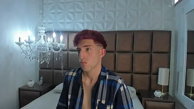 Un Slutty online show from December 2024 08:04:02 PM