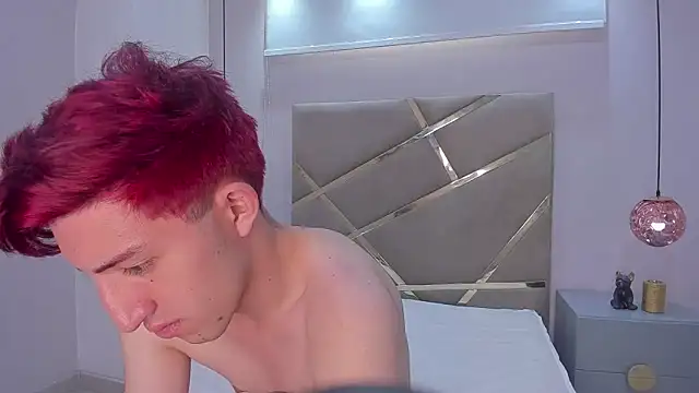 Un Slutty online show from January 2025 04:47:01 PM