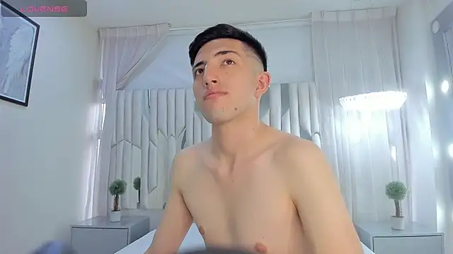Un Slutty online show from March 2025 07:28:01 PM