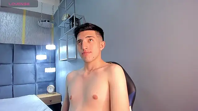 Un Slutty online show from March 2025 07:38:01 PM