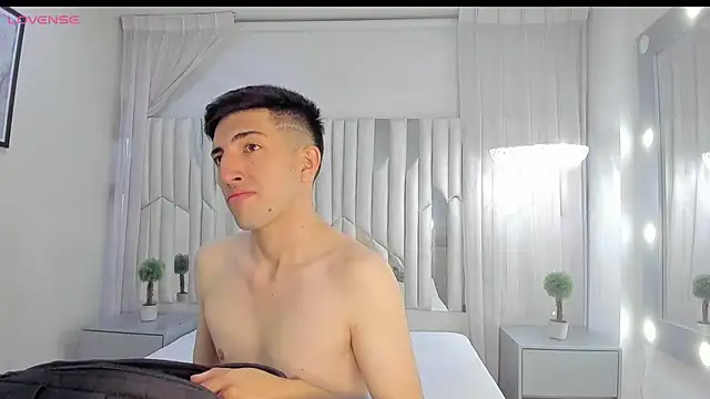 Un Slutty online show from March 2025 11:16:01 AM