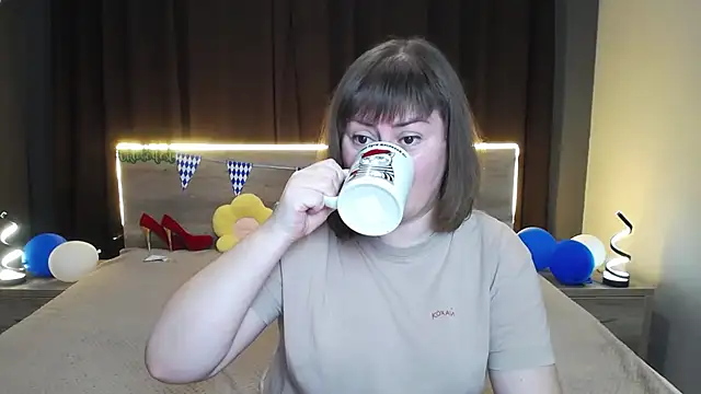 Snapshot of ZannaDreil chatting on October 2025 06:05:02 PM ZannaDreil online show from October 2025 06:05:02 PM